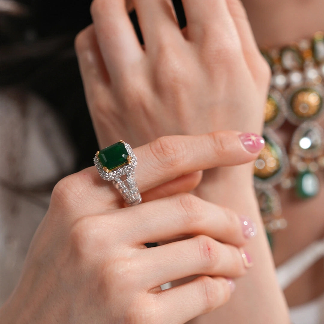Emerald Majesty Ring